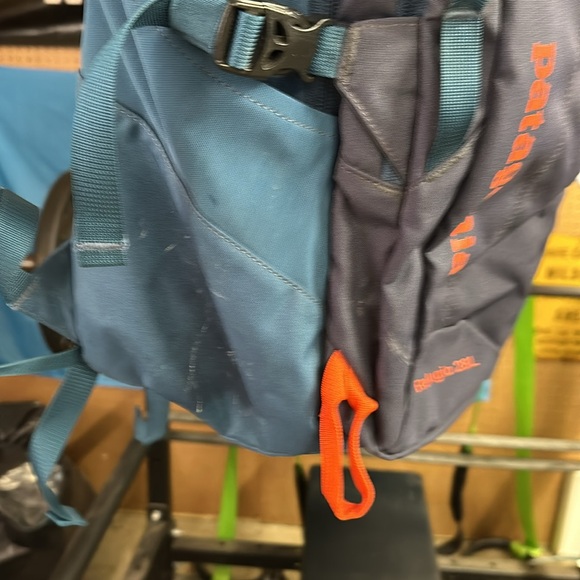 Patagonia Refugio 28L backpack blue/orange - Picture 5 of 9